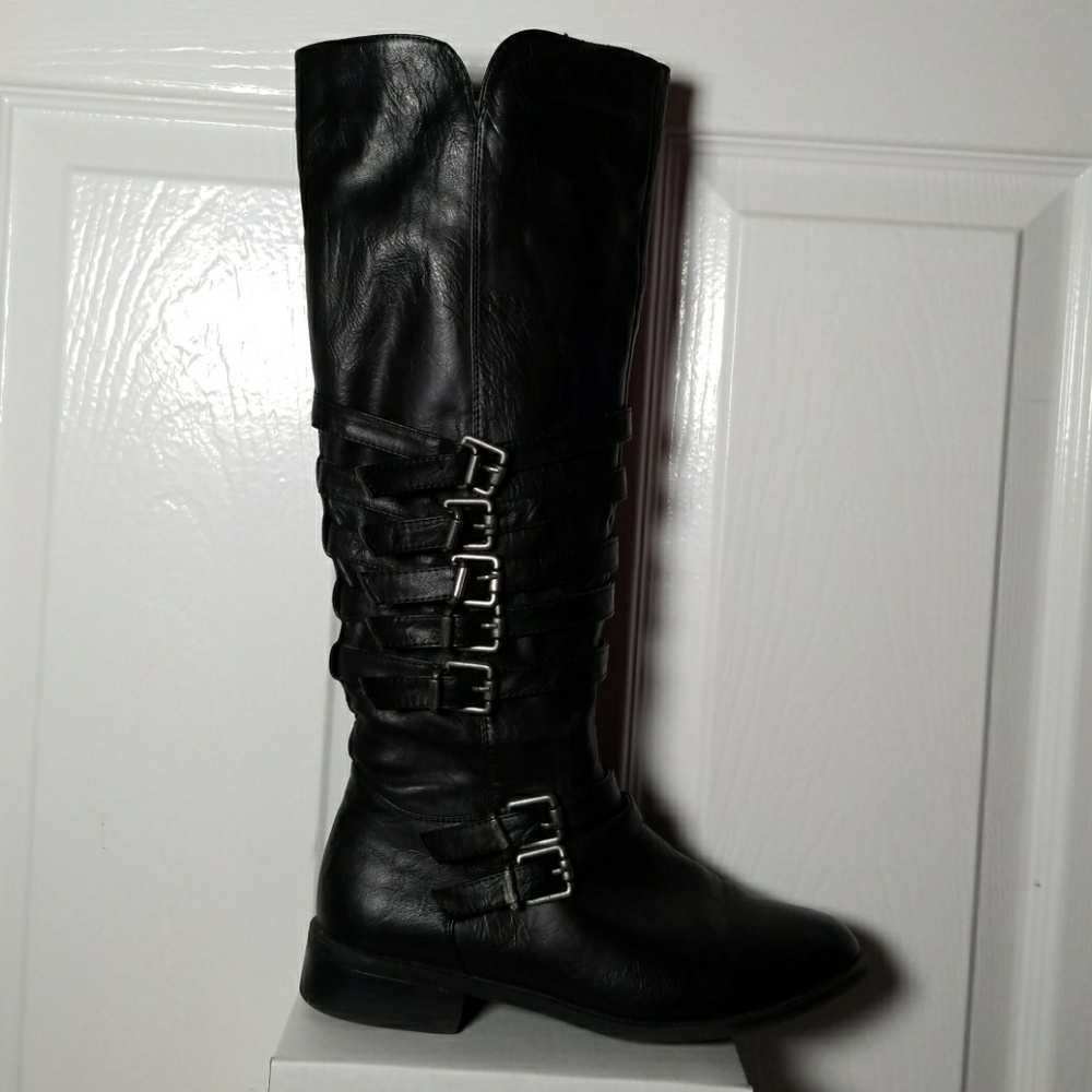 Knee high buckle boot